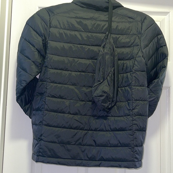 NWOT- Amazon, essentials, lightweight, long sleeve black zip up- puffer jacket L - Picture 4 of 7